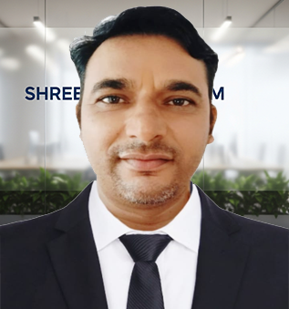 Founder of Shree Ramsharnam Logistics supervising warehouse operations.